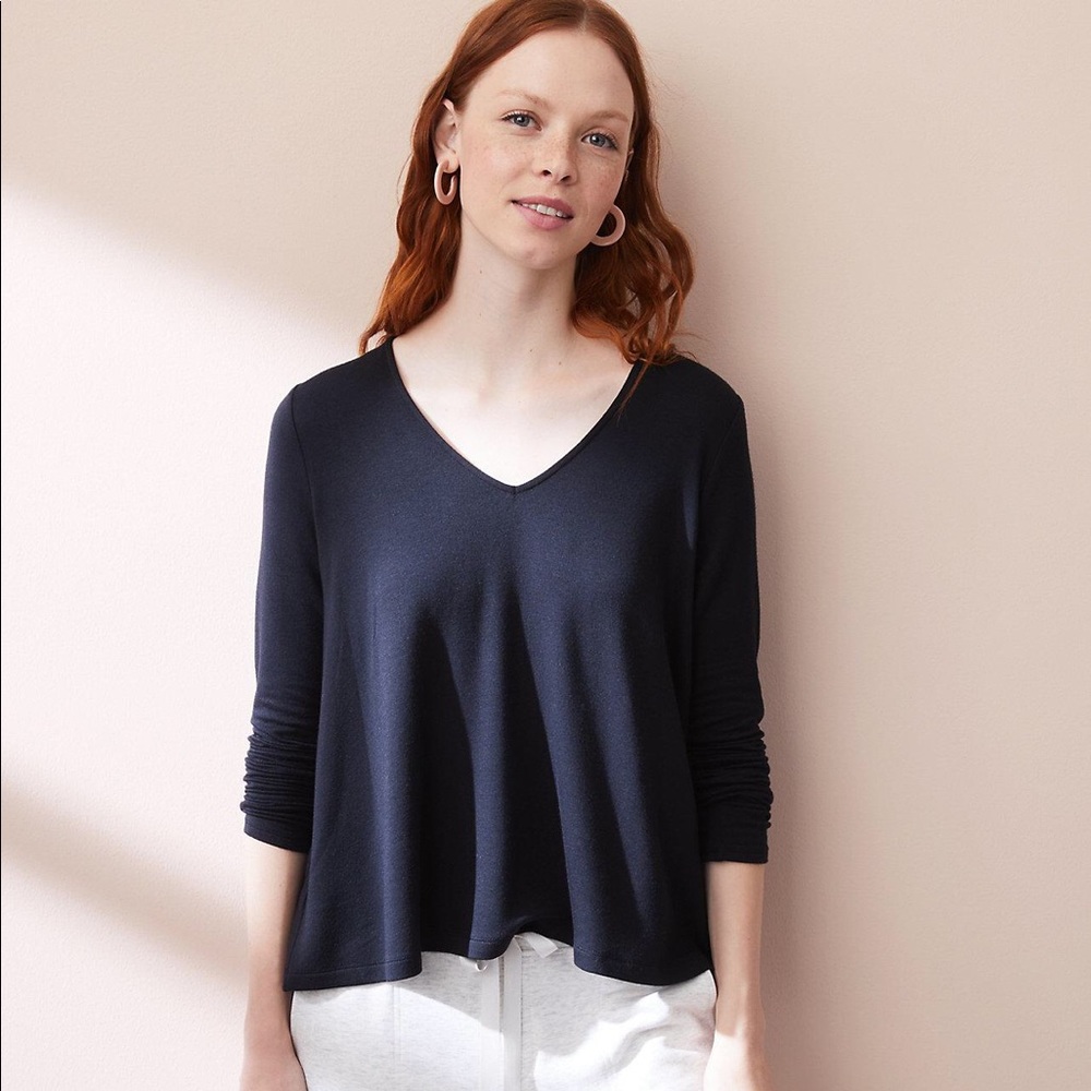 NWT LOFT Lou & Grey swing v-neck long sleeve top S